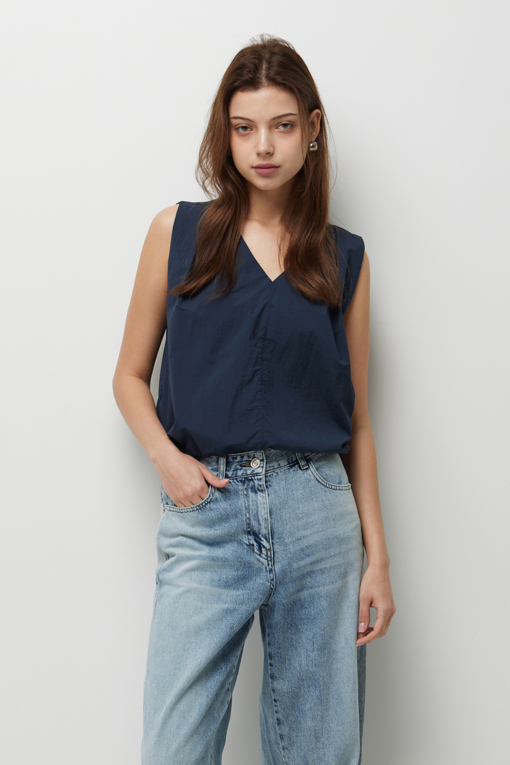 https://img.benettonmall.com/PARTS/KS/26S/SAWS52631NY_MB_D0.jpg?cb=1782918151