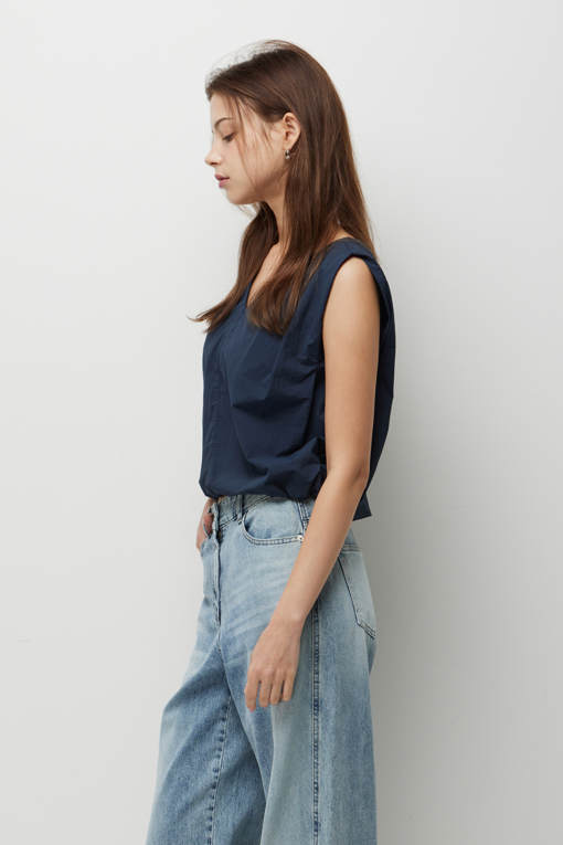 https://img.benettonmall.com/PARTS/KS/26S/SAWS52631NY_MB_D1.jpg?cb=1782918151