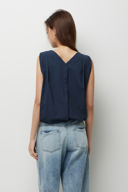 https://img.benettonmall.com/PARTS/KS/26S/SAWS52631NY_MB_D2.jpg?cb=1782918151
