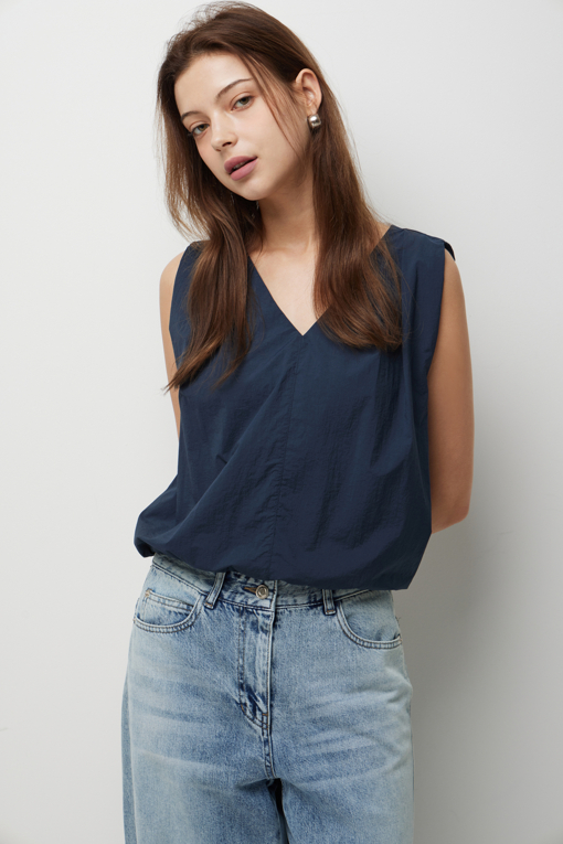 https://img.benettonmall.com/PARTS/KS/26S/SAWS52631NY_MB_D3.jpg?cb=1782918151