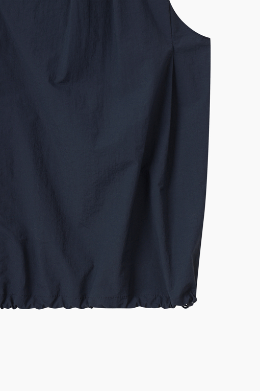 https://img.benettonmall.com/PARTS/KS/26S/SAWS52631NY_MB_D4.jpg?cb=1778668868