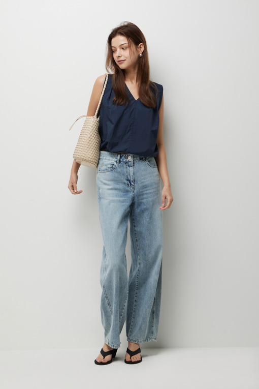 https://img.benettonmall.com/PARTS/KS/26S/SAWS52631NY_MB_D5.jpg?cb=1782918151