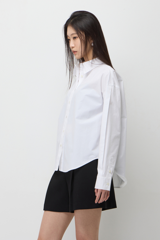 https://img.benettonmall.com/PARTS/KS/26S/SAWS72611WH_MB_D1.jpg?cb=1782918151