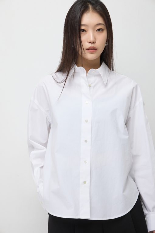 https://img.benettonmall.com/PARTS/KS/26S/SAWS72611WH_MB_D3.jpg?cb=1782918151