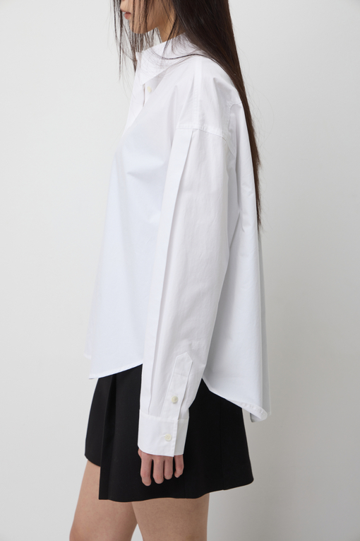 https://img.benettonmall.com/PARTS/KS/26S/SAWS72611WH_MB_D4.jpg?cb=1782918151