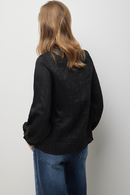 https://img.benettonmall.com/PARTS/KS/26S/SAWS81631BK_MB_D4.jpg?cb=1778668868