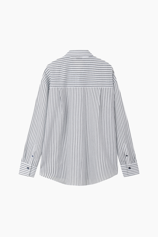 https://img.benettonmall.com/PARTS/KS/26S/SAWSE5631LB_MB_D11.jpg?cb=1778668868