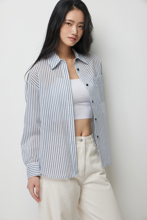 https://img.benettonmall.com/PARTS/KS/26S/SAWSE5631LB_MB_D8.jpg?cb=1778668868