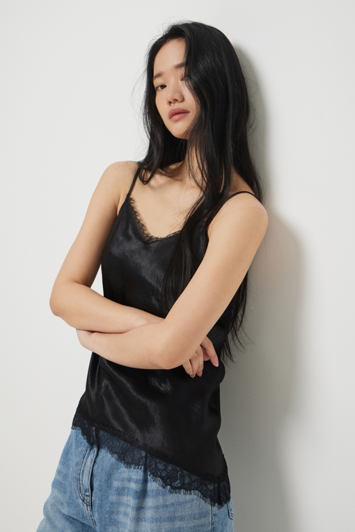 https://img.benettonmall.com/PARTS/KS/26S/SAWSE6631BK_MB_D0.jpg?cb=1782918151