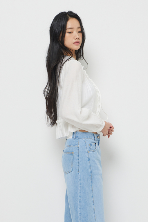 https://img.benettonmall.com/PARTS/KS/26S/SAWSE7631WH_MB_D1.jpg?cb=1778668868