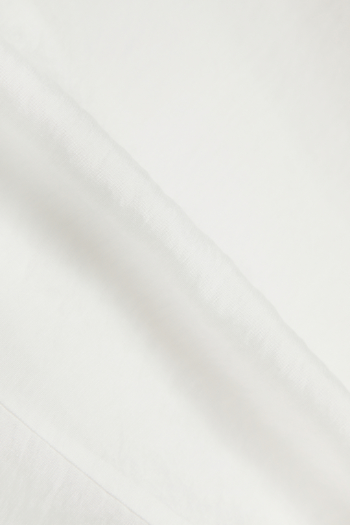 https://img.benettonmall.com/PARTS/KS/26S/SAWSE7631WH_MB_D15.jpg?cb=1778668868