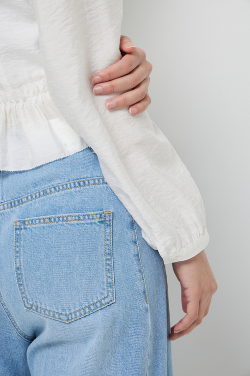 https://img.benettonmall.com/PARTS/KS/26S/SAWSE7631WH_MB_D4.jpg?cb=1778668868