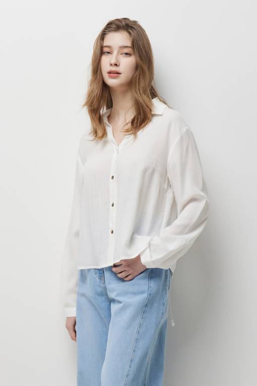 https://img.benettonmall.com/PARTS/KS/26S/SAWSE9631WH_MB_D1.jpg?cb=1778668868