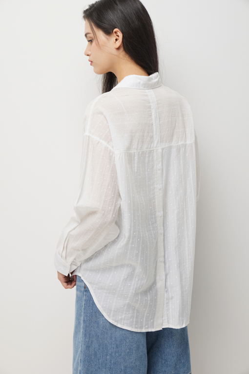 https://img.benettonmall.com/PARTS/KS/26S/SAWSZ1631WH_MB_D4.jpg?cb=1778668868