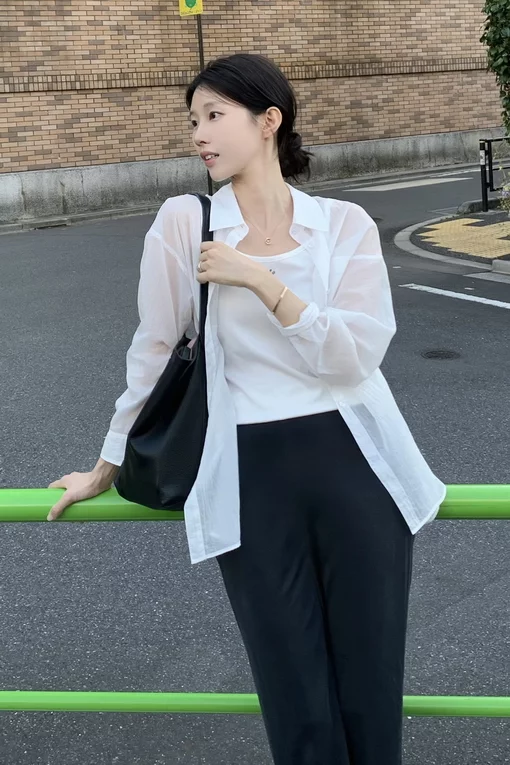 https://img.benettonmall.com/PARTS/KS/26S/SAWSZ3631WH_MB.jpg?cb=1781170995