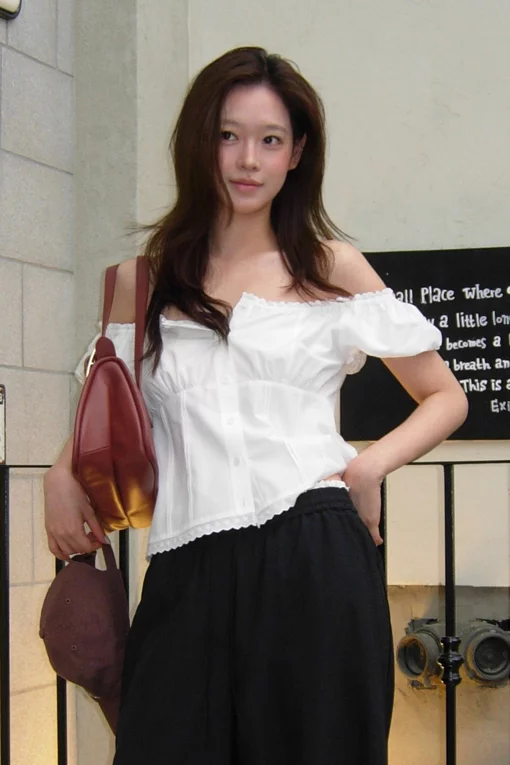 https://img.benettonmall.com/PARTS/KS/26S/SAWSZ4631WH_MB.jpg?cb=1777643535