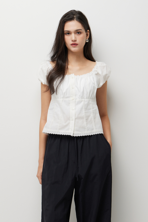 https://img.benettonmall.com/PARTS/KS/26S/SAWSZ4631WH_MB_D1.jpg?cb=1777643535