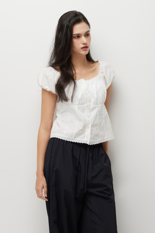 https://img.benettonmall.com/PARTS/KS/26S/SAWSZ4631WH_MB_D2.jpg?cb=1777643535