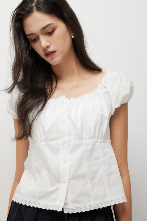 https://img.benettonmall.com/PARTS/KS/26S/SAWSZ4631WH_MB_D5.jpg?cb=1777643535