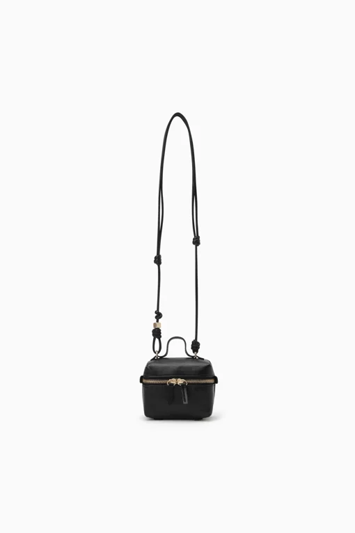 https://img.benettonmall.com/PARTS/KS/26S/SCBG02611BK_MB.jpg?cb=1782918151