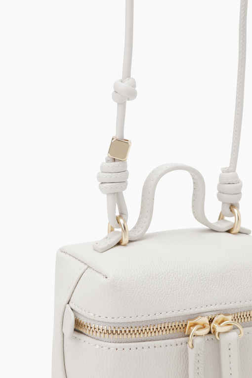 https://img.benettonmall.com/PARTS/KS/26S/SCBG02611IV_MB_D3.jpg?cb=1782918151