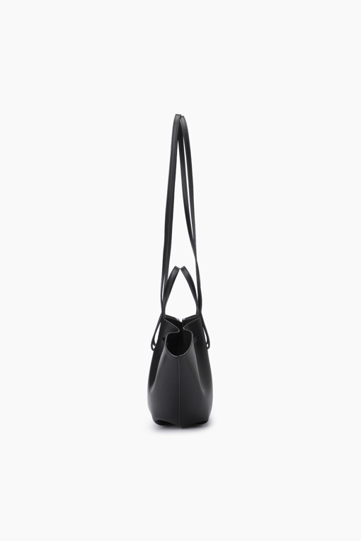 https://img.benettonmall.com/PARTS/KS/26S/SCBG03611BK_MB_D2.jpg?cb=1782918151